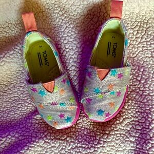 Toddler girl size 5 silver and pink velcro slip-ons with stars